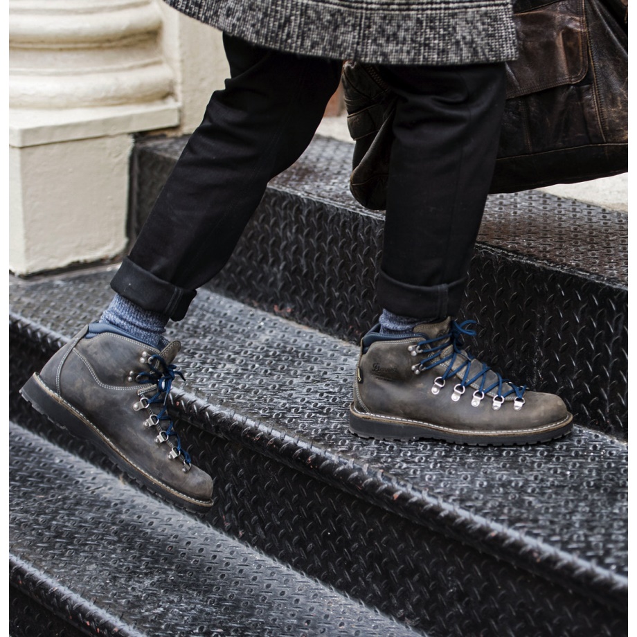 Danner Mountain Pass Gunmetal Shipyard Gunmetal