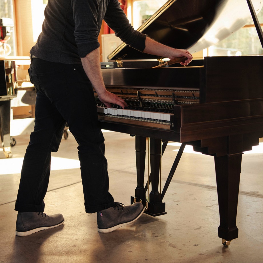 Danner Pine Grove Chukka Charcoal