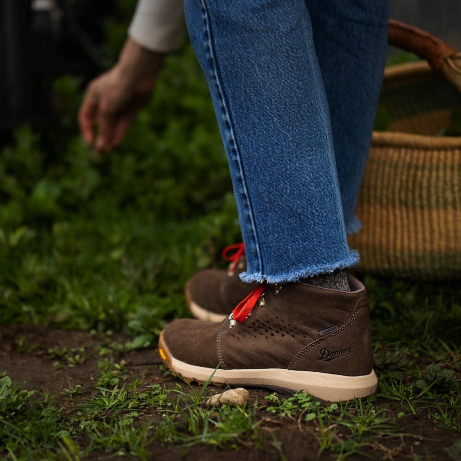 Women's Inquire Chukka Iron/Picante Danner